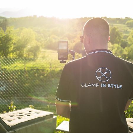 Glamp In Style Pods Resort Бран Екстериор снимка