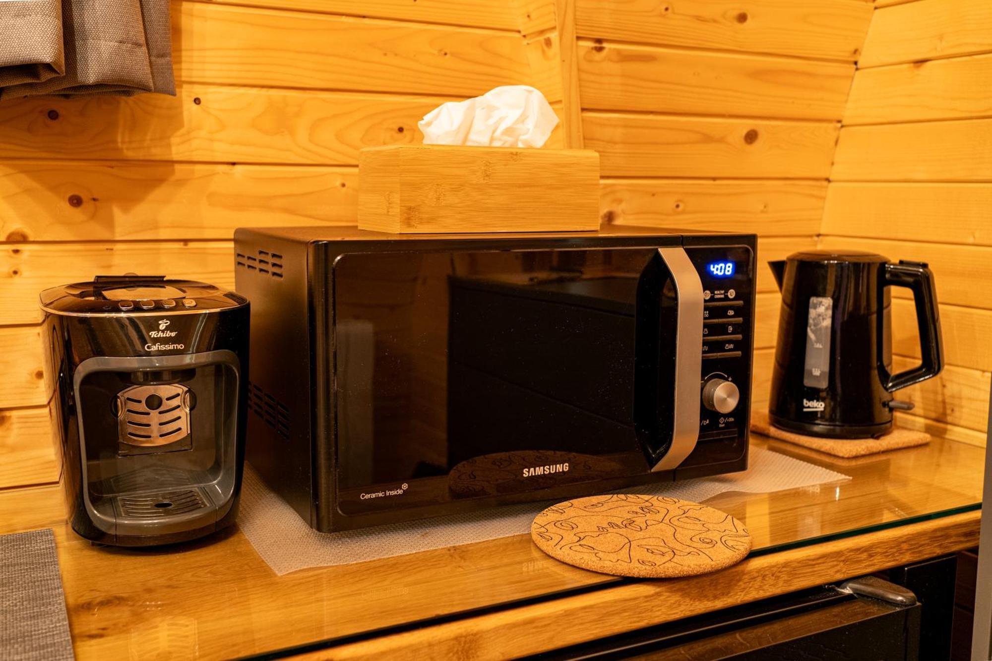 Glamp In Style Pods Resort Бран Екстериор снимка