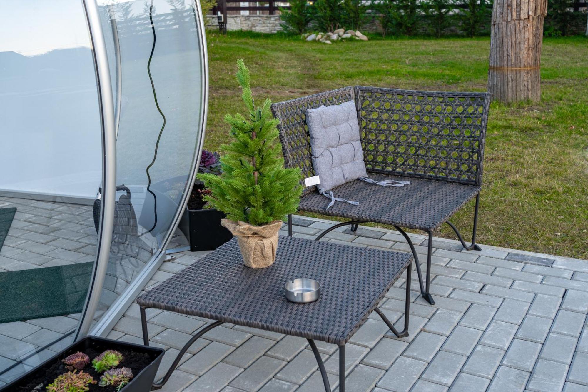Glamp In Style Pods Resort Бран Екстериор снимка