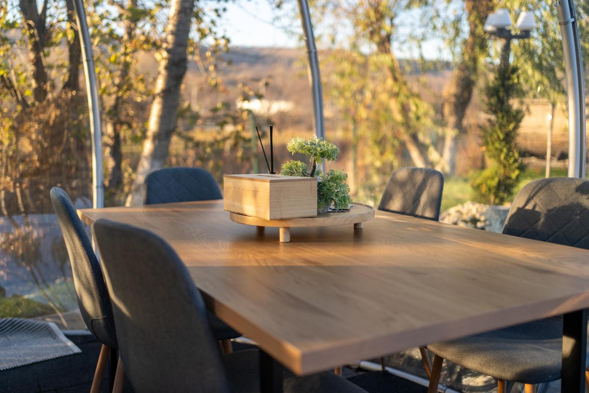 Glamp In Style Pods Resort Бран Екстериор снимка